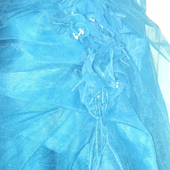 Quinceanera dress turquoise barely used, worn - Picture 4 of 5